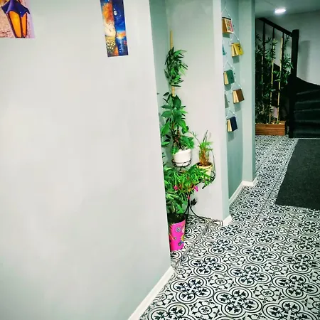 Guesthouse2 Karma369 ホステル *